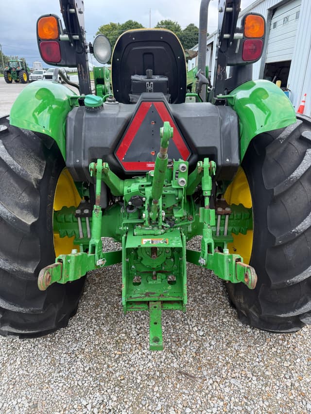 Image of John Deere 5075E equipment image 3