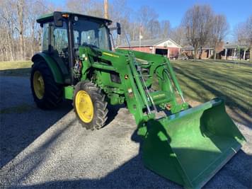 Main image John Deere 5075E