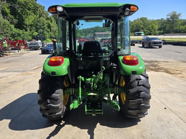 Image of John Deere 5075E equipment image 4