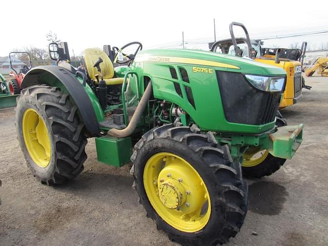 Image of John Deere 5075E equipment image 1