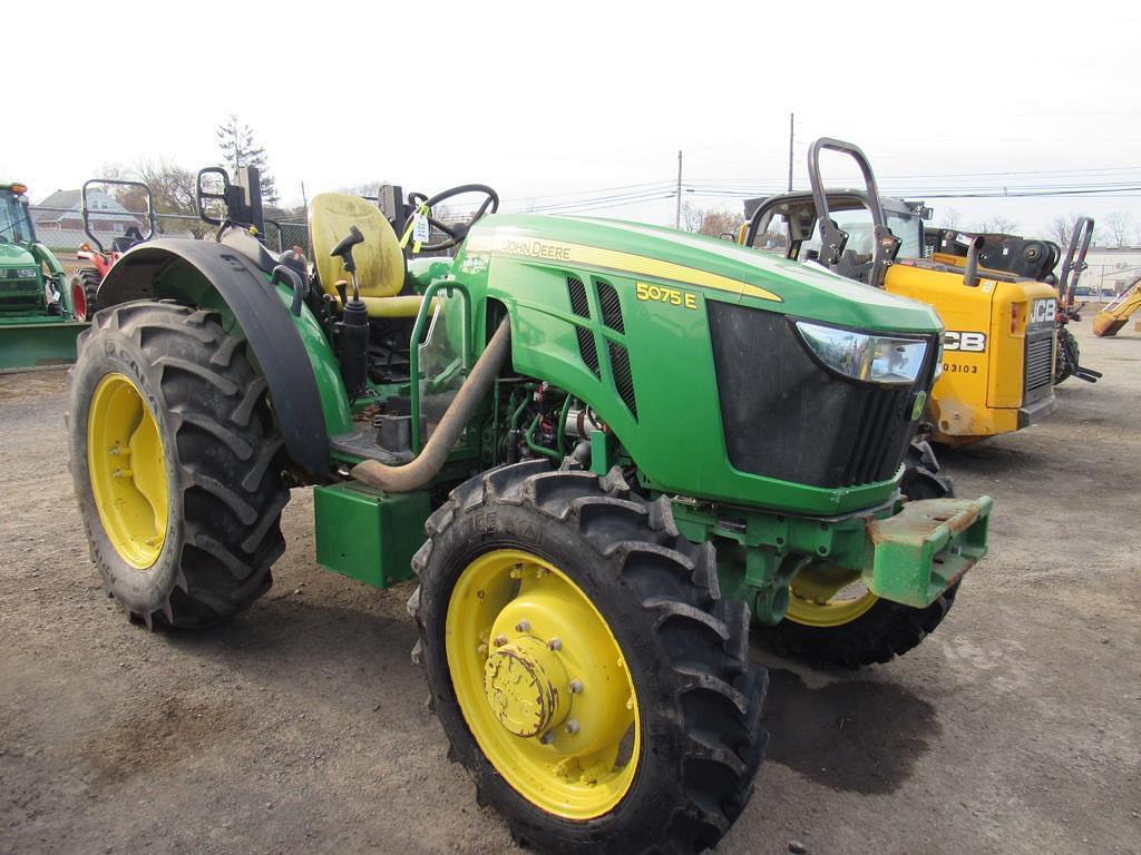 Image of John Deere 5075E Primary image