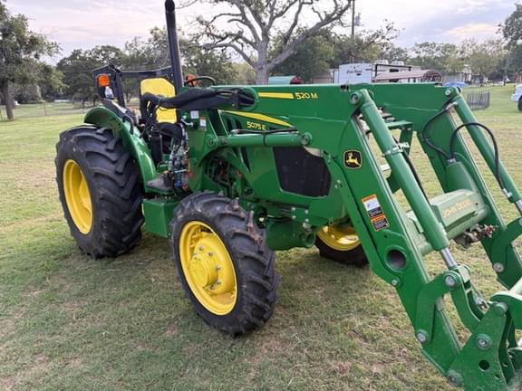 Image of John Deere 5075E equipment image 4