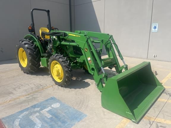 Image of John Deere 5075E equipment image 4