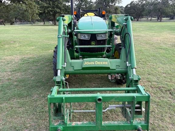 Image of John Deere 5075E equipment image 3