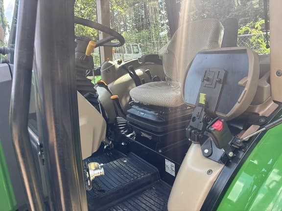 Image of John Deere 5075E equipment image 2