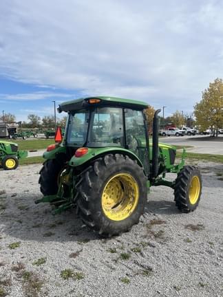 Image of John Deere 5075E equipment image 4