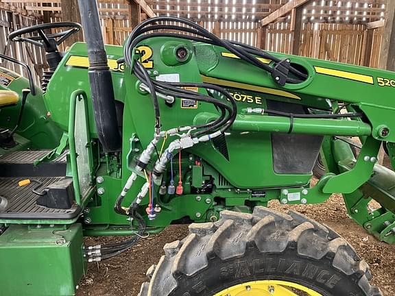 Image of John Deere 5075E equipment image 4