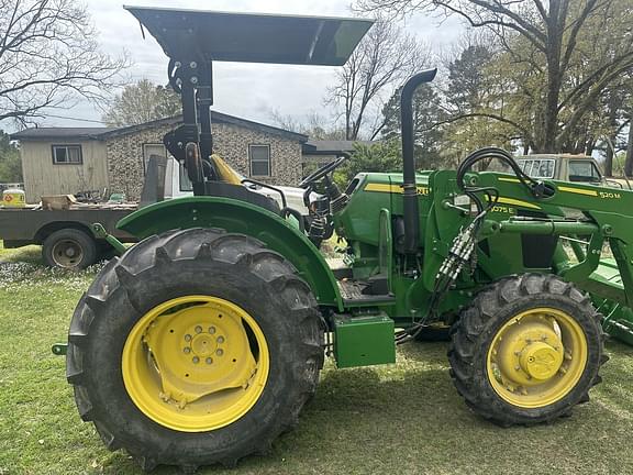 Image of John Deere 5075E equipment image 4