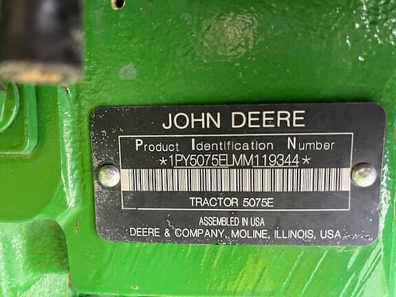 Image of John Deere 5075E equipment image 4