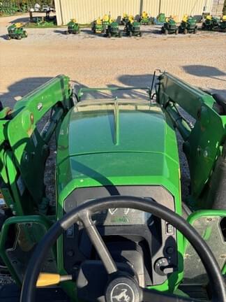 Image of John Deere 5075E equipment image 3