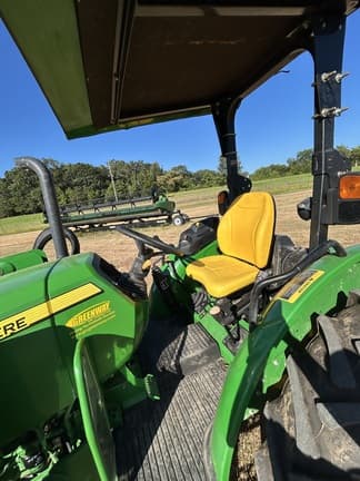 Image of John Deere 5075E equipment image 4
