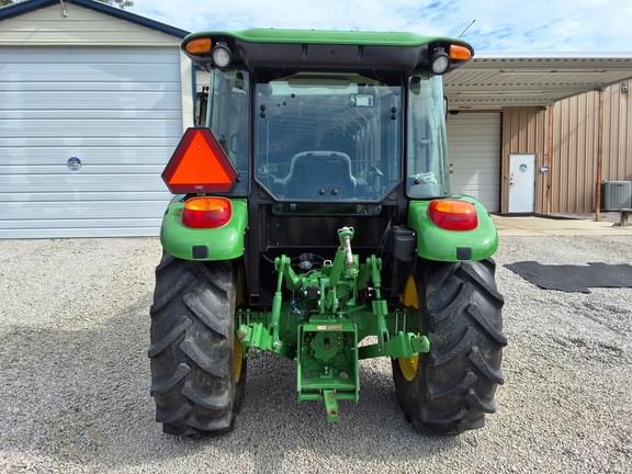 Image of John Deere 5075E equipment image 3