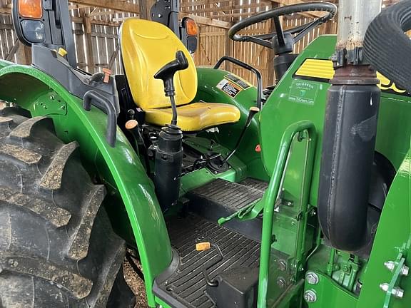 Image of John Deere 5075E equipment image 2