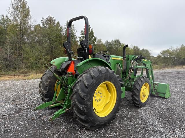 Image of John Deere 5075E equipment image 4