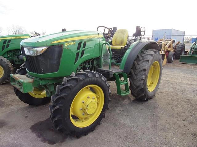 Image of John Deere 5075E equipment image 3