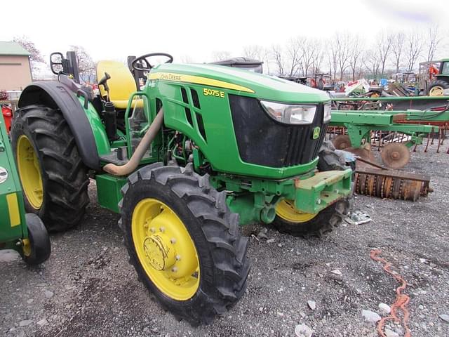 Image of John Deere 5075E equipment image 1