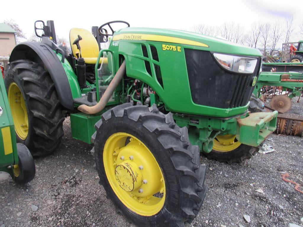 Image of John Deere 5075E Primary image