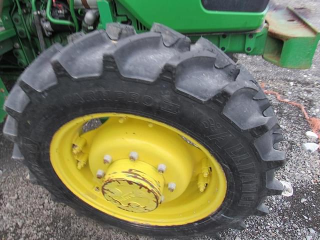 Image of John Deere 5075E equipment image 4