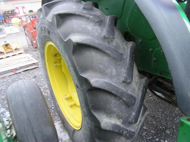 Image of John Deere 5075E equipment image 3