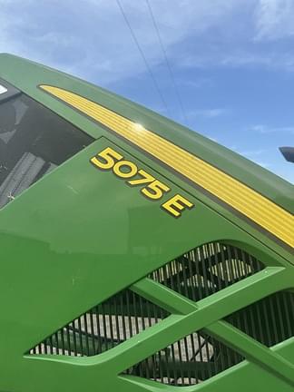 Image of John Deere 5075E equipment image 4