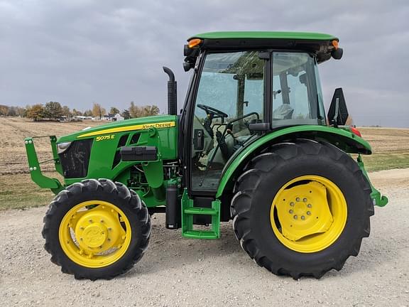 Image of John Deere 5075E equipment image 1