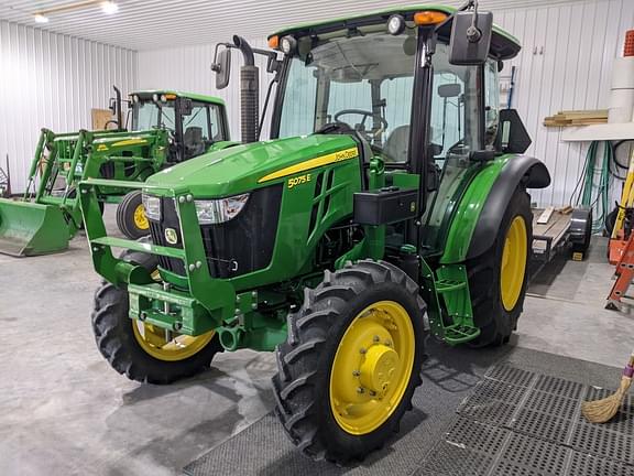 Image of John Deere 5075E equipment image 1