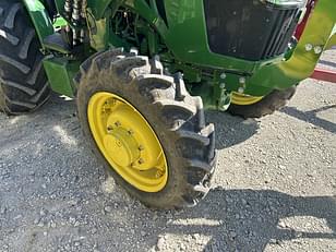 Main image John Deere 5075E 8