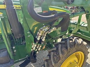 Main image John Deere 5075E 9