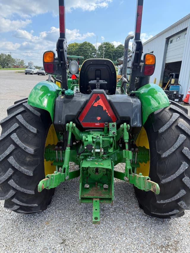 Image of John Deere 5075E equipment image 3