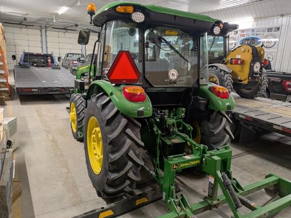 Image of John Deere 5075E equipment image 4