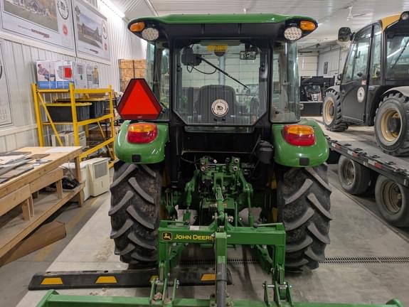 Image of John Deere 5075E equipment image 3