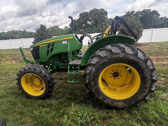 2021 John Deere 5075E Equipment Image0