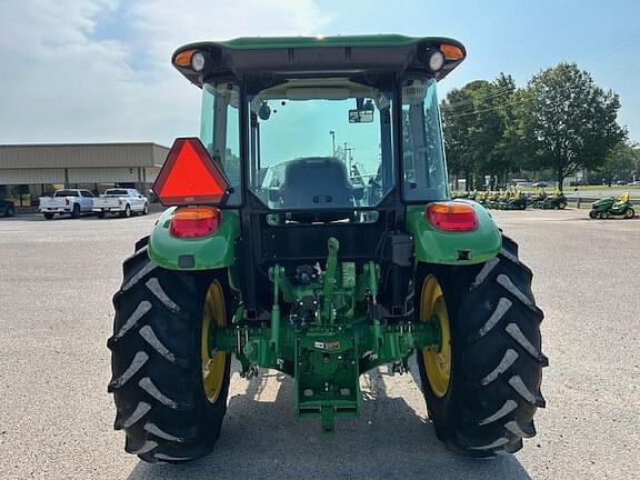 Image of John Deere 5075E equipment image 4