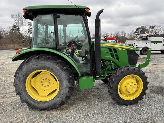 Image of John Deere 5075E equipment image 1