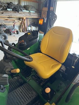 Image of John Deere 5075E equipment image 4