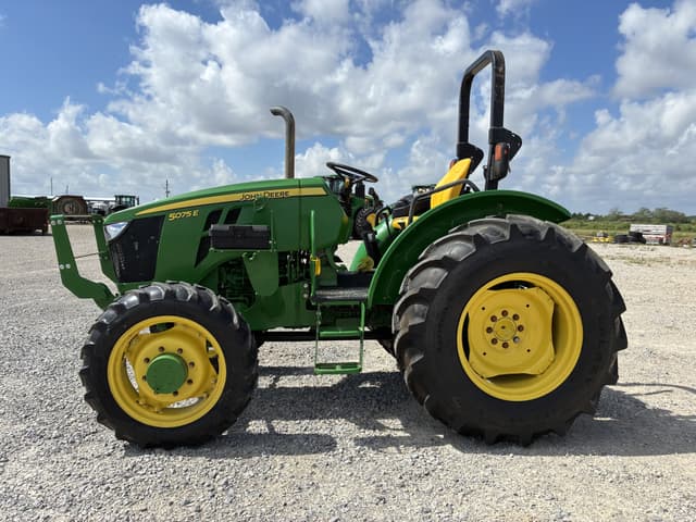 Image of John Deere 5075E equipment image 1
