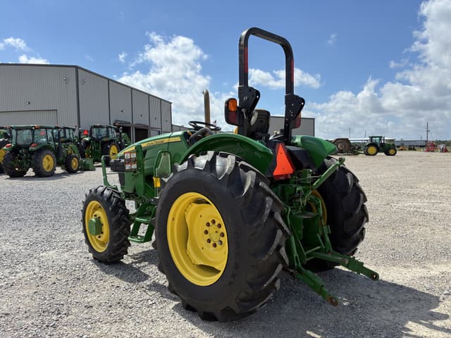 Image of John Deere 5075E equipment image 2
