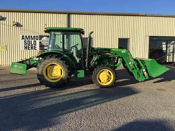 Image of John Deere 5075E equipment image 4