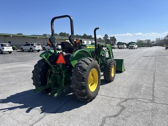 Image of John Deere 5075E equipment image 4