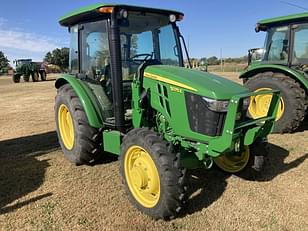 Main image John Deere 5075E 1