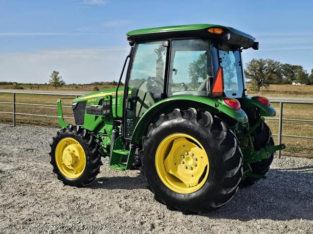 Image of John Deere 5075E equipment image 3