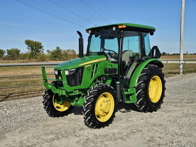 Image of John Deere 5075E equipment image 1