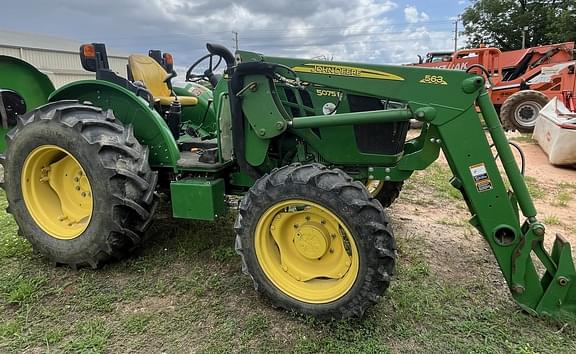 Image of John Deere 5075E equipment image 2