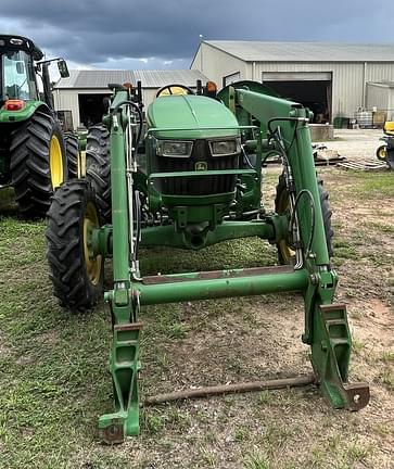 Image of John Deere 5075E equipment image 3