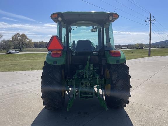 Image of John Deere 5075E equipment image 4