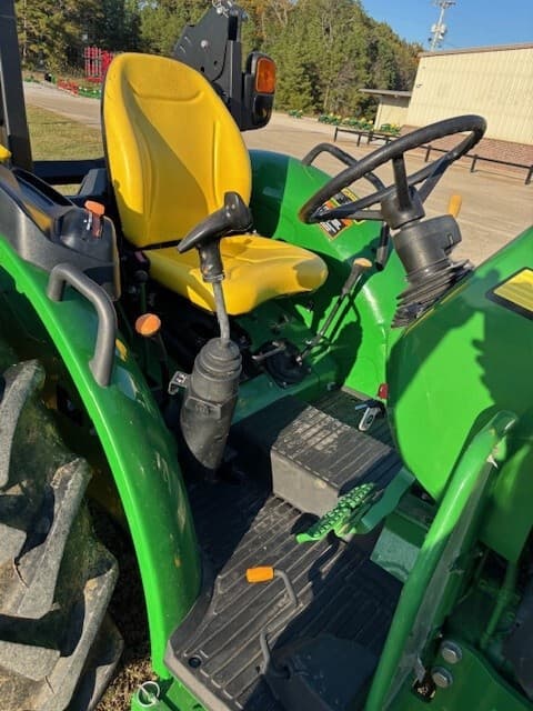 Image of John Deere 5075E Image 0