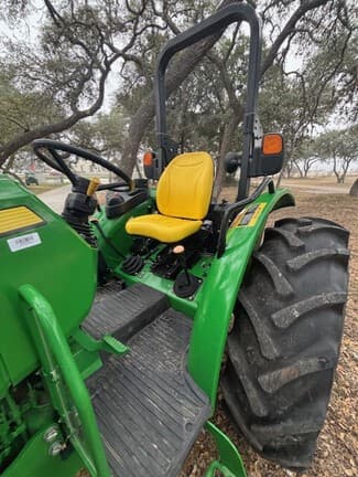 Image of John Deere 5075E equipment image 2