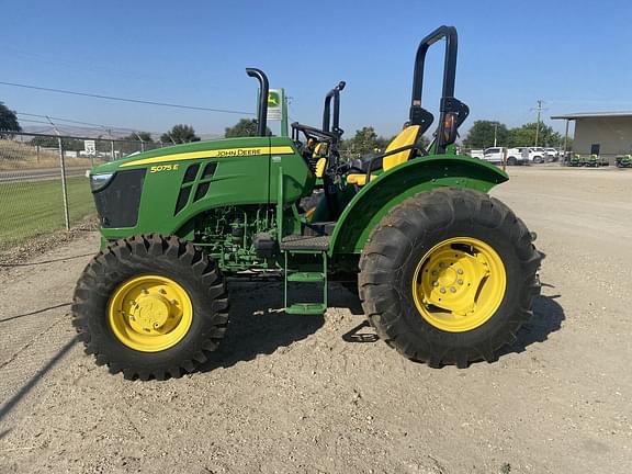 Image of John Deere 5075E equipment image 3