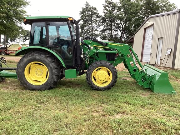 Image of John Deere 5075E equipment image 4