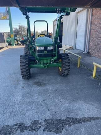 Image of John Deere 5075E equipment image 4